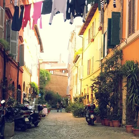 Vaticano Ohana Trastevere Rome